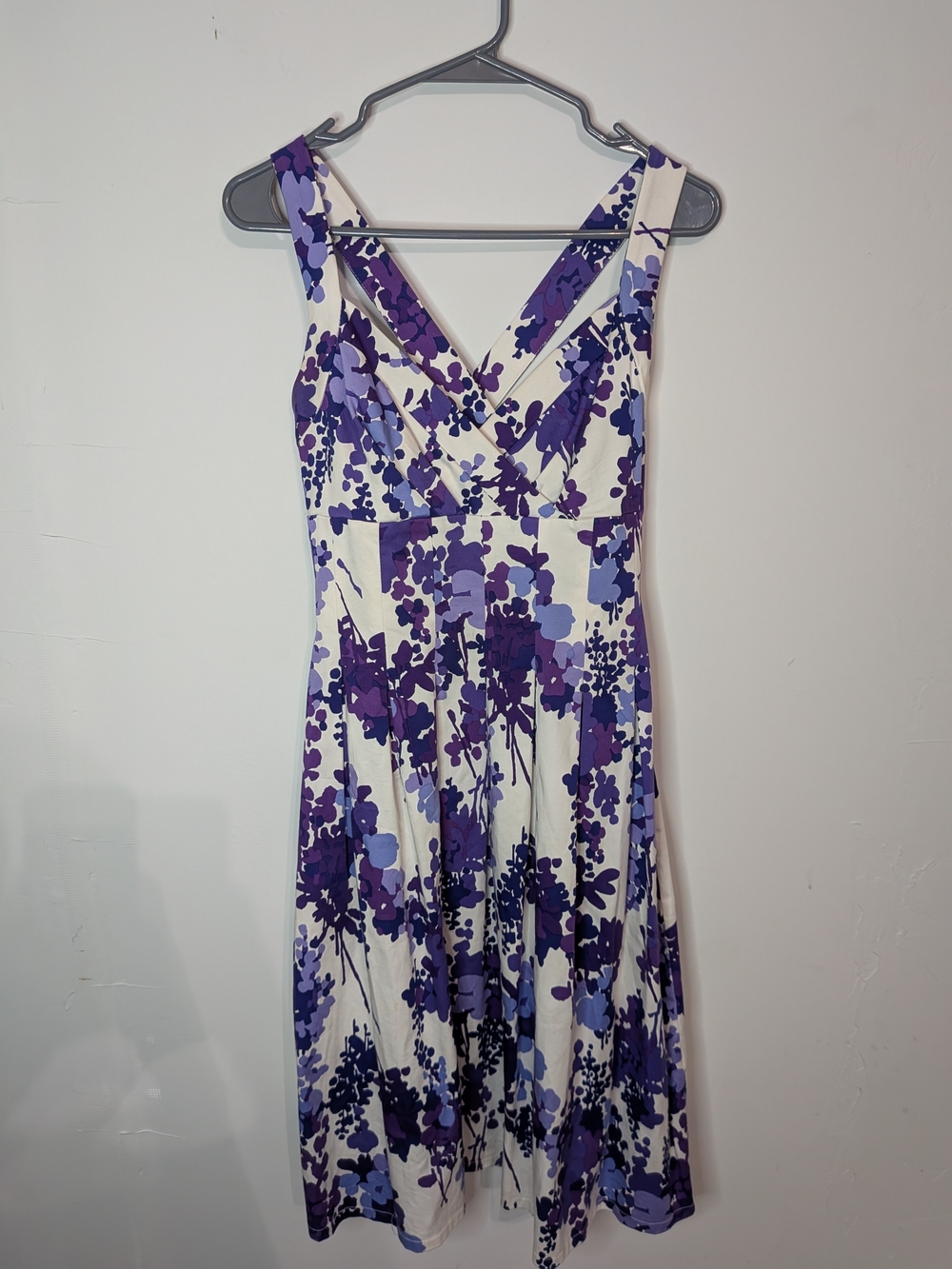 dressbarn White and Purple Floral V-Neck Midi Dress